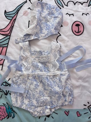 Vestido y gorrito bebé nuevo