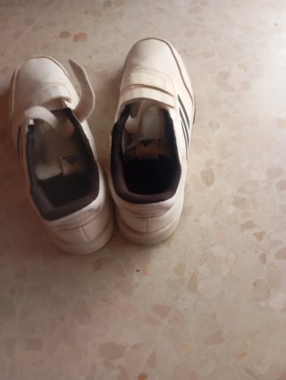 Zapatillas deportivas niño Adidas blancas