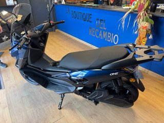 Moto Scooter Eléctrica ONE Negra/Azul