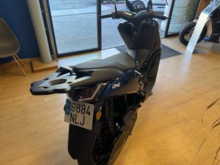 Moto Scooter Eléctrica ONE Negra/Azul