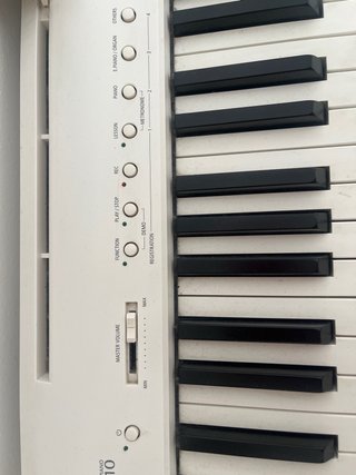 Piano Kawai ES110 Blanco
