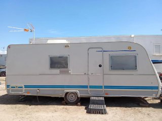 Caravana Sub Roller más de 750kg muy equipada