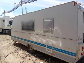 Caravana Sub Roller más de 750kg muy equipada