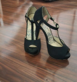Tacones elegantes tipo salón Tino González