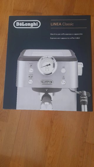 Cafetera Espresso DeLonghi Linea Classic