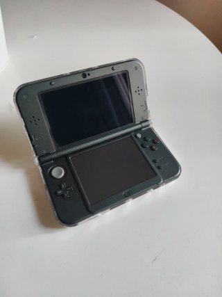 New 3DS XL Monster Hunter 4 Ultimate edition
