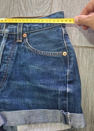 Pantalon corto levis