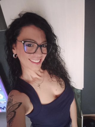 Busco trabajo de camarera de barra