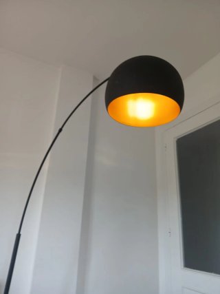 Lámpara de pie arco negra
