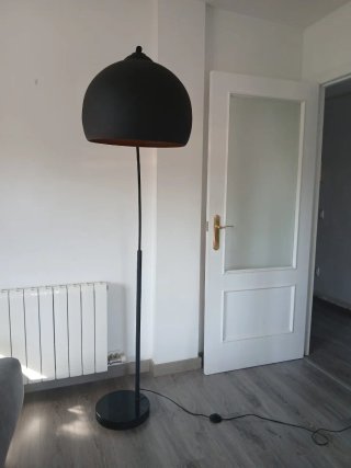 Lámpara de pie arco negra