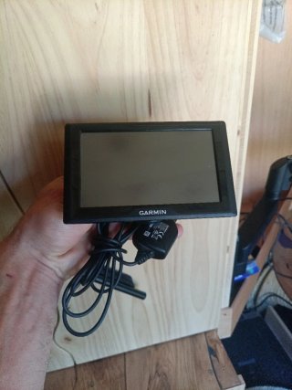GPS Garmin con soporte y cargador
