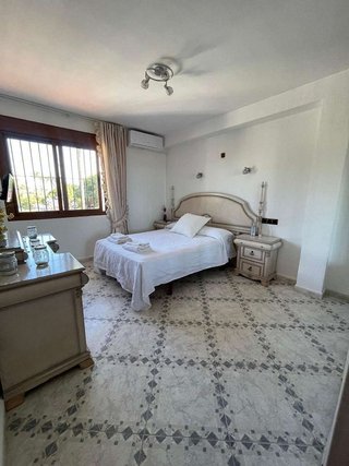 Casa en alquiler en Zona el Higuerón en Benalmádena