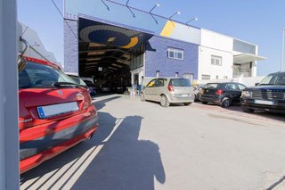 Nave industrial en venta en Avda. de Abril. - 9 de octubre en Sagunto