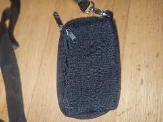 Cartera colgante Adidas negra