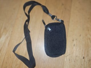 Cartera colgante Adidas negra