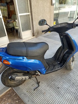 Moto Scooter typhoon, colore blu, anno 1994