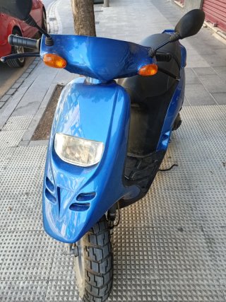 Moto Scooter typhoon, colore blu, anno 1994