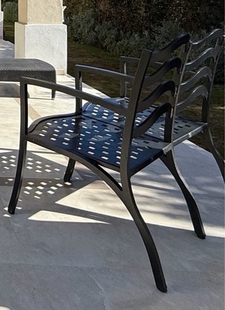 Mesa y 4 sillas de Kettal exteriores