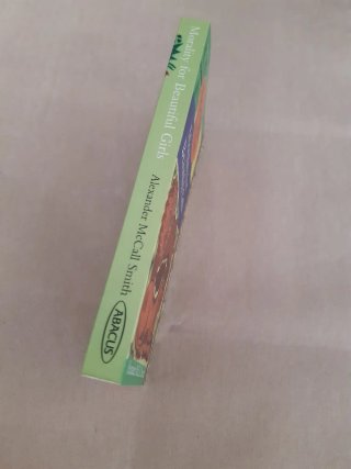 MORALITY FOR BEAUTIFUL GIRLS, de A. McCall Smith.