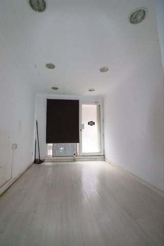 Local comercial en venta en Gavarra en Cornellà de Llobregat
