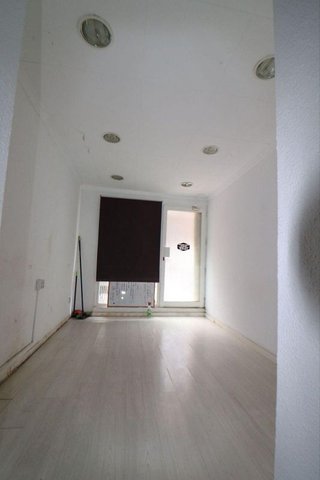 Local comercial en venta en Gavarra en Cornellà de Llobregat