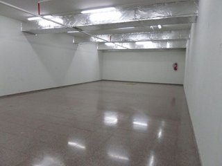 Local comercial en alquiler en El Congrés i els Indians en Barcelona - Imagen 34