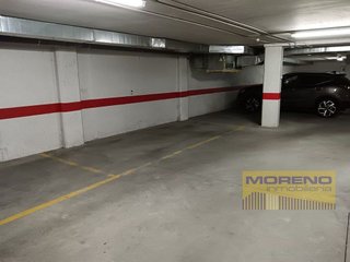 Garaje en venta en Sarria