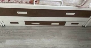 Cama juvenil con escritorio y cajones