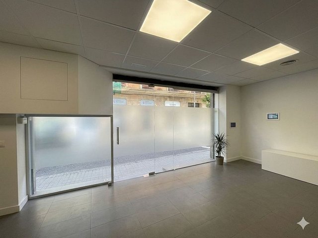 Local comercial en venta en Vila de Gràcia en Barcelona - Imagen 2