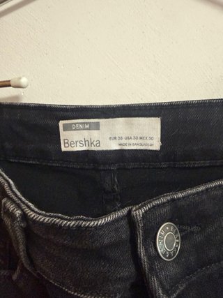 Pantalón corto negro Bershka Talla 38