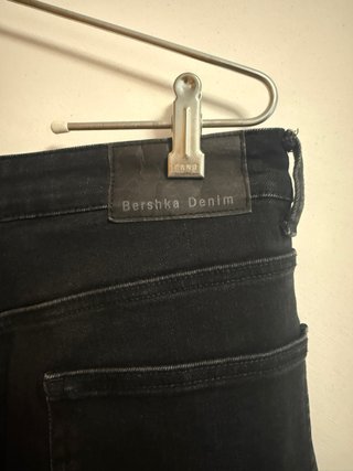 Pantalón corto negro Bershka Talla 38