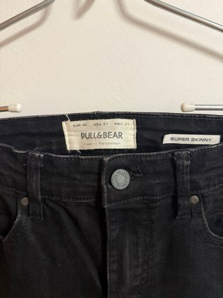 Pantalones Pitillo Negro Pull&Bear T40