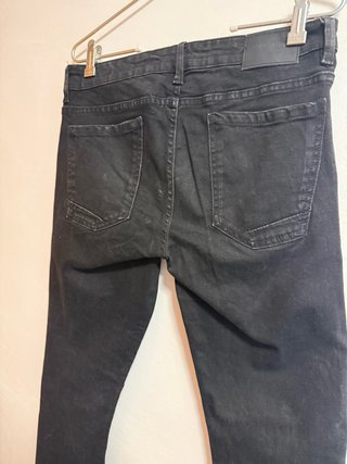Pantalones Pitillo Negro Pull&Bear T40