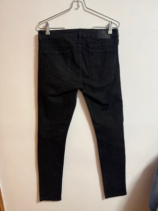 Pantalones Pitillo Negro Pull&Bear T40