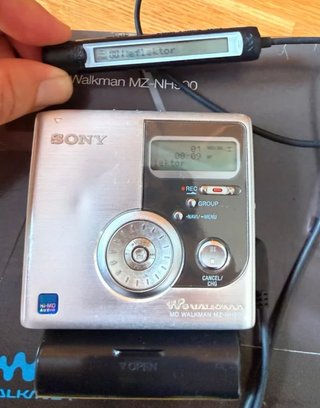 Sony Hi-MD Walkman MZ-NH900