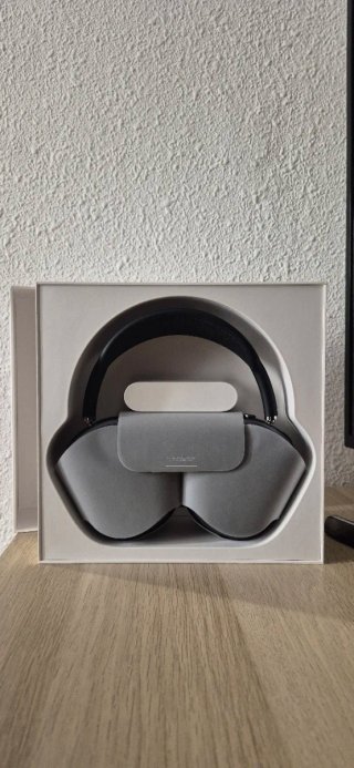 Apple AirPods Max Space Gray