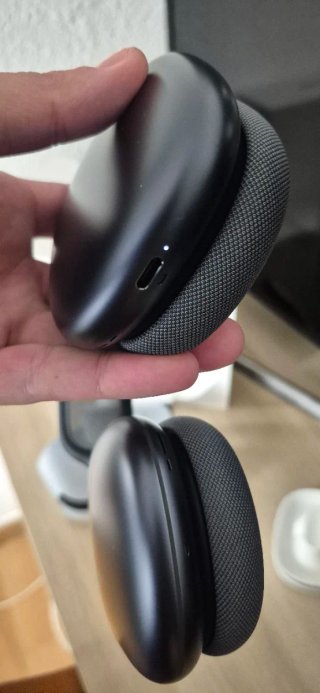 Apple AirPods Max Space Gray