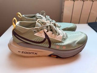 Zapatillas Nike Running Verdes y Doradas