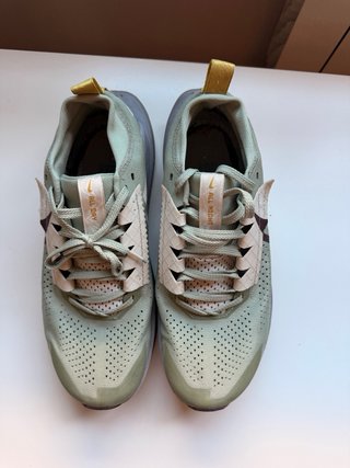 Zapatillas Nike Running Verdes y Doradas