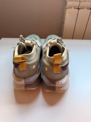 Zapatillas Nike Running Verdes y Doradas