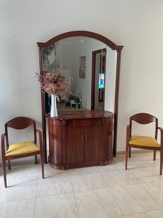 Recibidor madera con espejo y 2 sillas