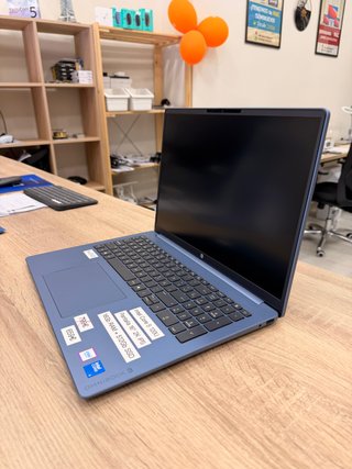 HP Omnibook Intel i5 16GB RAM 512GB SSD