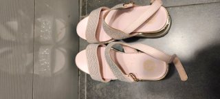 Sandalias de fiesta con pedrería