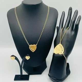 Pendientes Corazón Flores Circonita Dorados