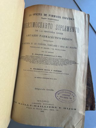 dos volúmenes de “La Oficina de Farmacia Española