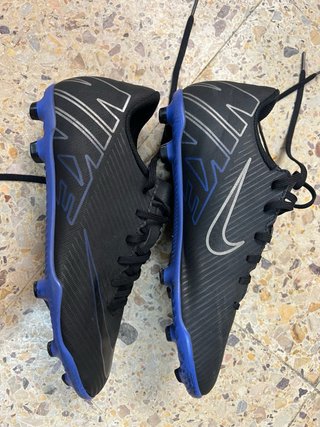Botas de fútbol Nike negras