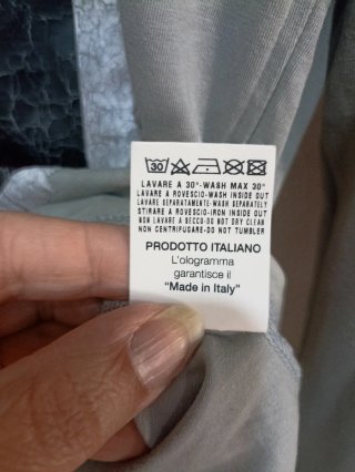 Maglietta EAN 13 donna stampa vintage.