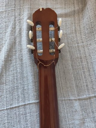 Guitarra Española Clásica y funda, mástil agrietad