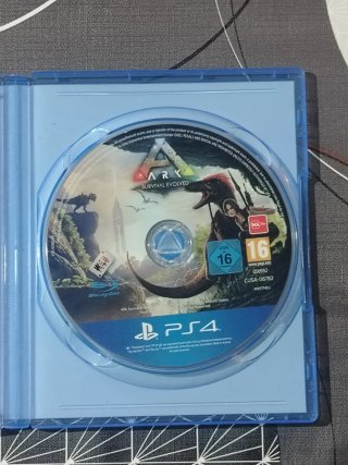 ARK Survival Evolved PS4