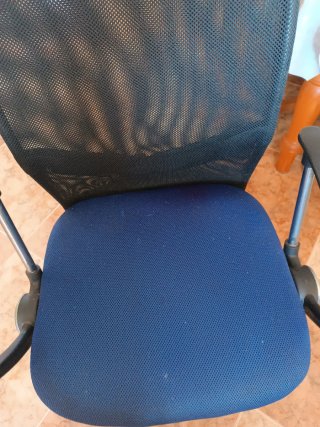 Silla de escritorio ergonómica usada